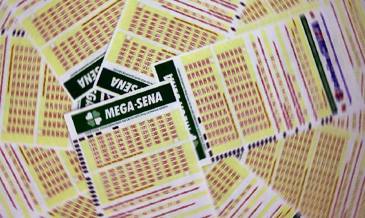 Mega-Sena acumula para R$ 102 milhões; confira os números sorteados