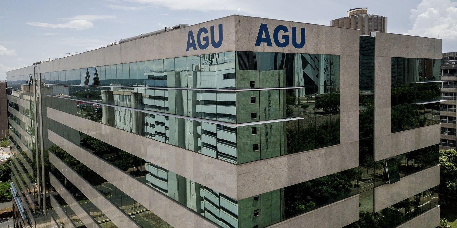 AGU defende que somente médicos podem realizar abortos legais 
